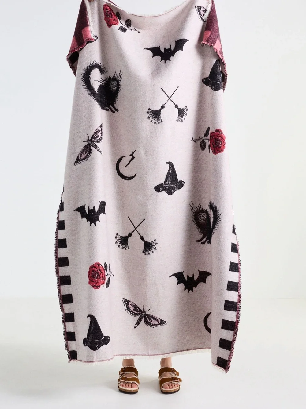 Anthropologie Cream Throw cat bat Red Rose Accent Halloween